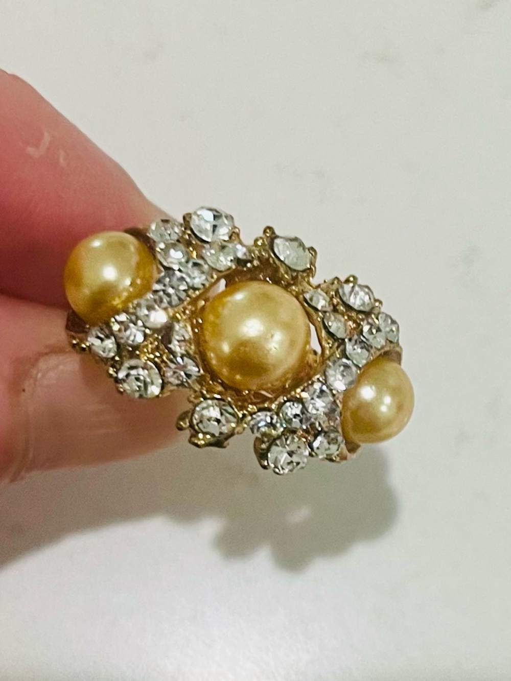 Vintage Style Pearl Rhinestone Cocktail Ring Gold Tone Adjustable Size 7 - Picture 12 of 16